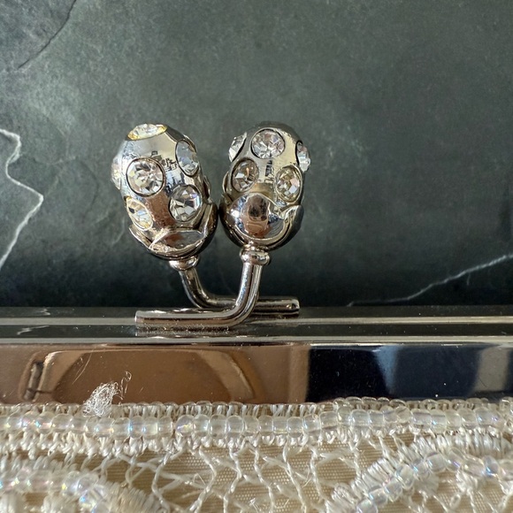 💰3 items for $12!-Elegant Cream Lace Clutch - Picture 9 of 12